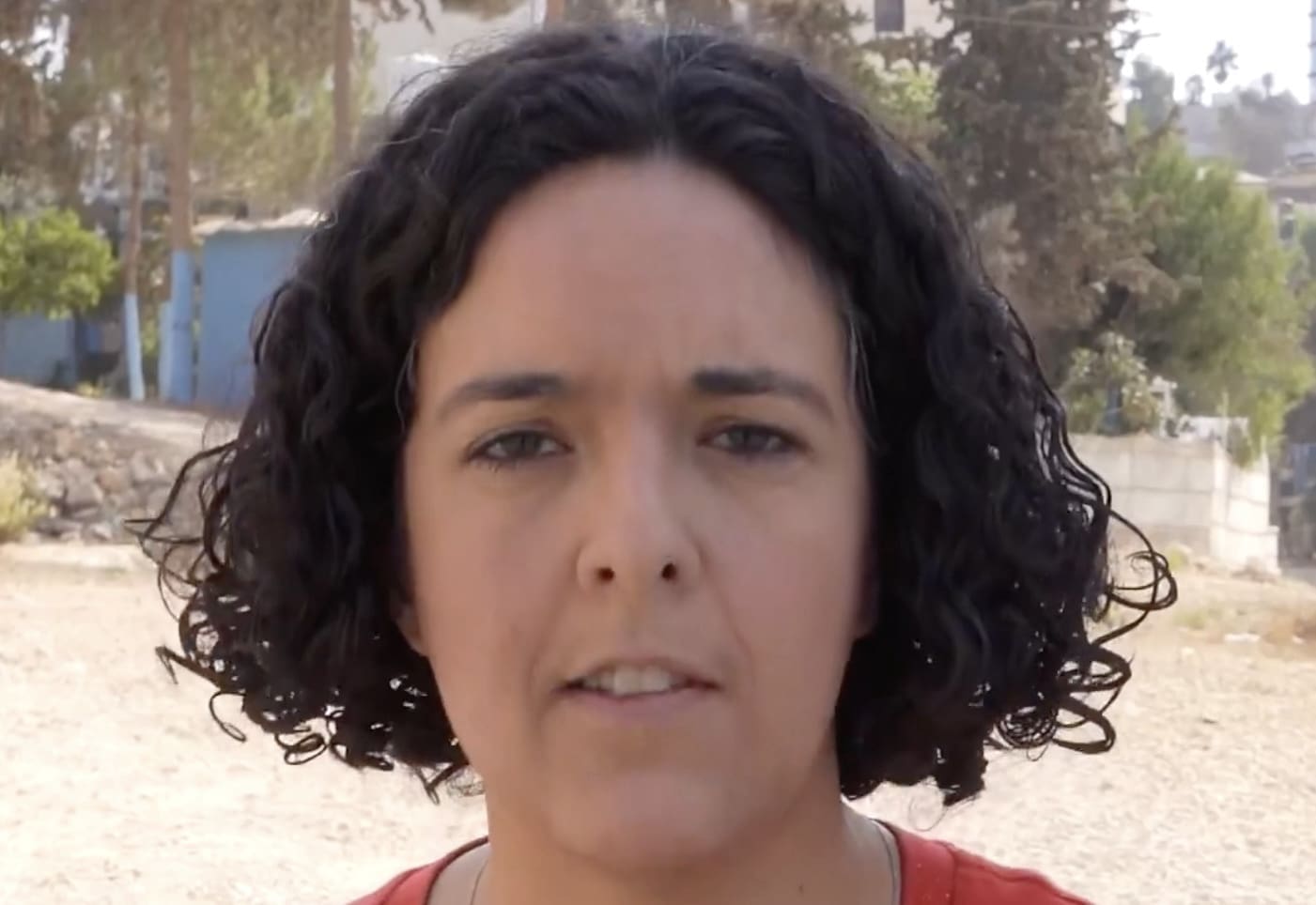 You are currently viewing Manon Aubry interdite d’entrée en Israël : polémique diplomatique après sa visite en Cisjordanie