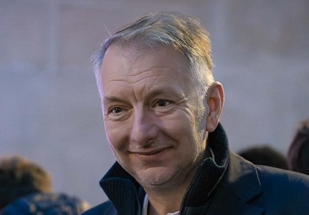 You are currently viewing Métropole de Lyon : Bruno Bernard officialise sa candidature pour un second mandat face au front commun LR–Aulas