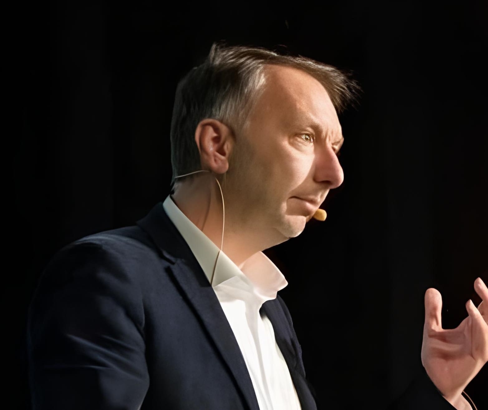 You are currently viewing Métropolitaines 2026 : un appel citoyen soutient Bruno Bernard et prône un sursaut progressiste