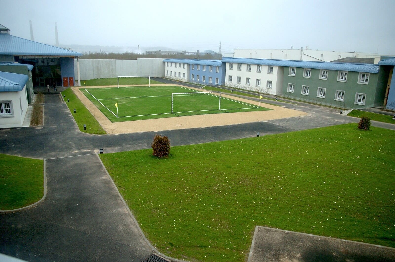 You are currently viewing Mineurs détenus : la Défenseure des droits alerte sur des conditions « indignes »