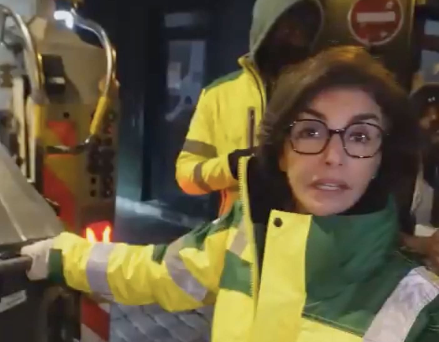 You are currently viewing Paris : Rachida Dati en tenue d’éboueur fait le buzz en promettant une capitale « propre 24h/24 »