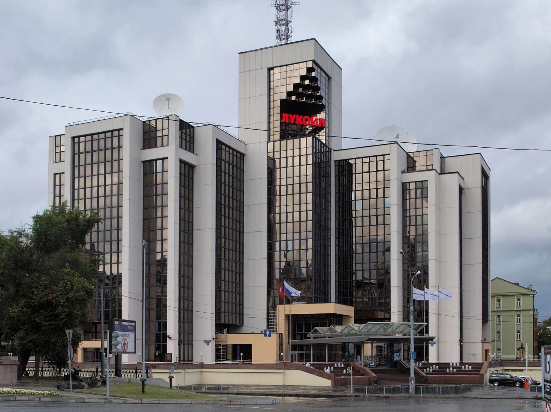 You are currently viewing Sanctions : Washington bloque le rachat des actifs de Lukoil par Gunvor, accusée d’être une « marionnette du Kremlin »