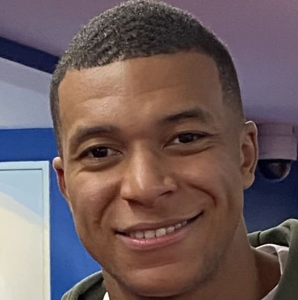 You are currently viewing Affaire Mbappé : le PSG condamné à verser plus de 60 millions d’euros à l’attaquant du Real Madrid