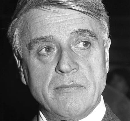 You are currently viewing Affaire Robert Boulin : Les zones d’ombre d’une mort mystérieuse qui hante la Ve République