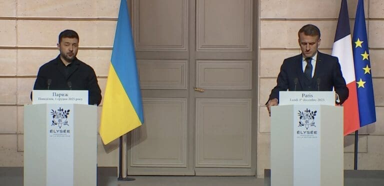 Lire la suite à propos de l’article Diplomatie : Macron et Zelensky affichent leur unité et écartent toutes concessions territoriales
