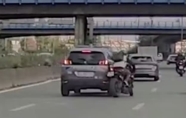 Lire la suite à propos de l’article Motard percuté sur l’A4 par des policiers : une condamnation judiciaire plus lourde que les réquisitions du parquet