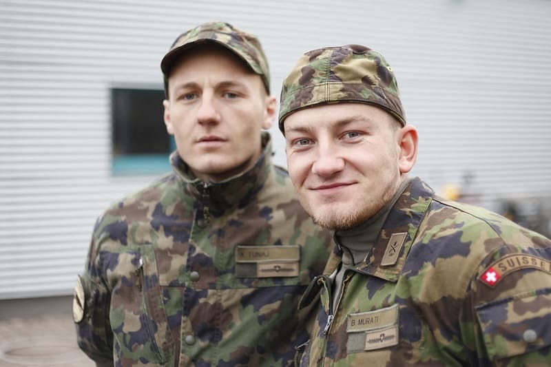 You are currently viewing Service militaire suisse : les binationaux, dont les Franco-Suisses, ne pourront plus contourner leurs obligations