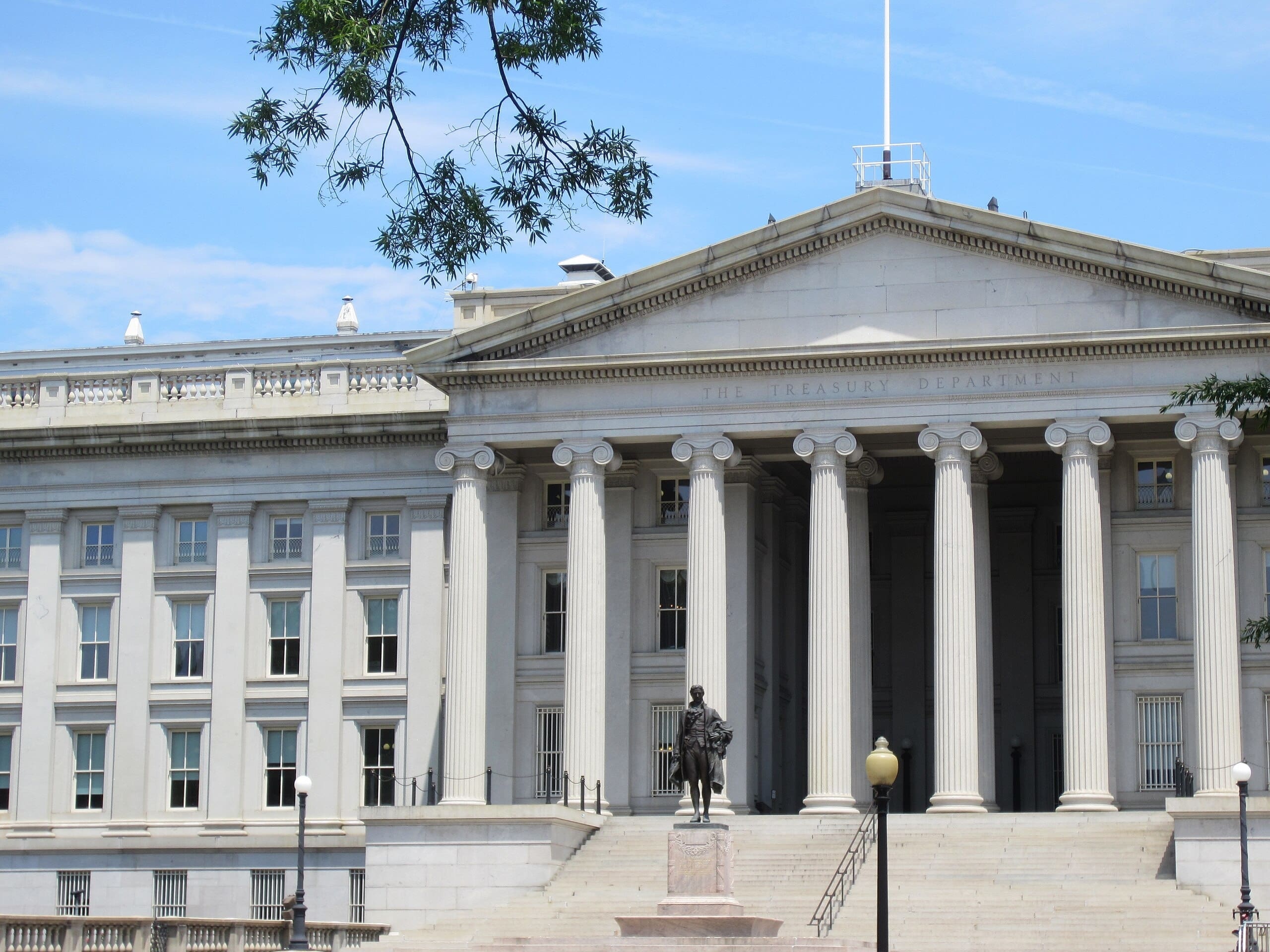 You are currently viewing Trésor américain : un rachat de dette de 12,5 milliards de dollars relance le débat sur la stratégie financière des États-Unis