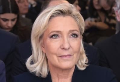 You are currently viewing Affaire des assistants du RN : Marine Le Pen rejugée en appel, une audience décisive pour 2027