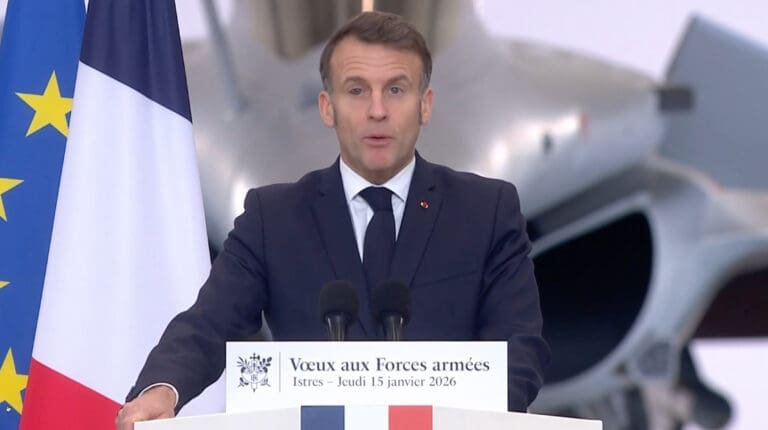 Lire la suite à propos de l’article Armées françaises : Emmanuel Macron appelle à se préparer à un engagement majeur d’ici 2030