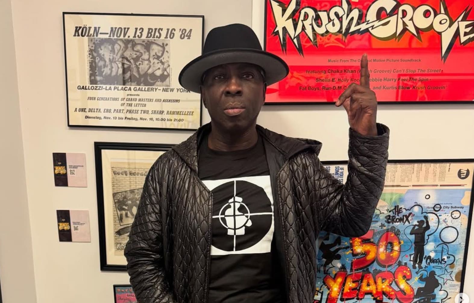 You are currently viewing Damien “E-Love” Matthias : mort à 58 ans de l’architecte de l’ombre du hip-hop et du mythe Public Enemy