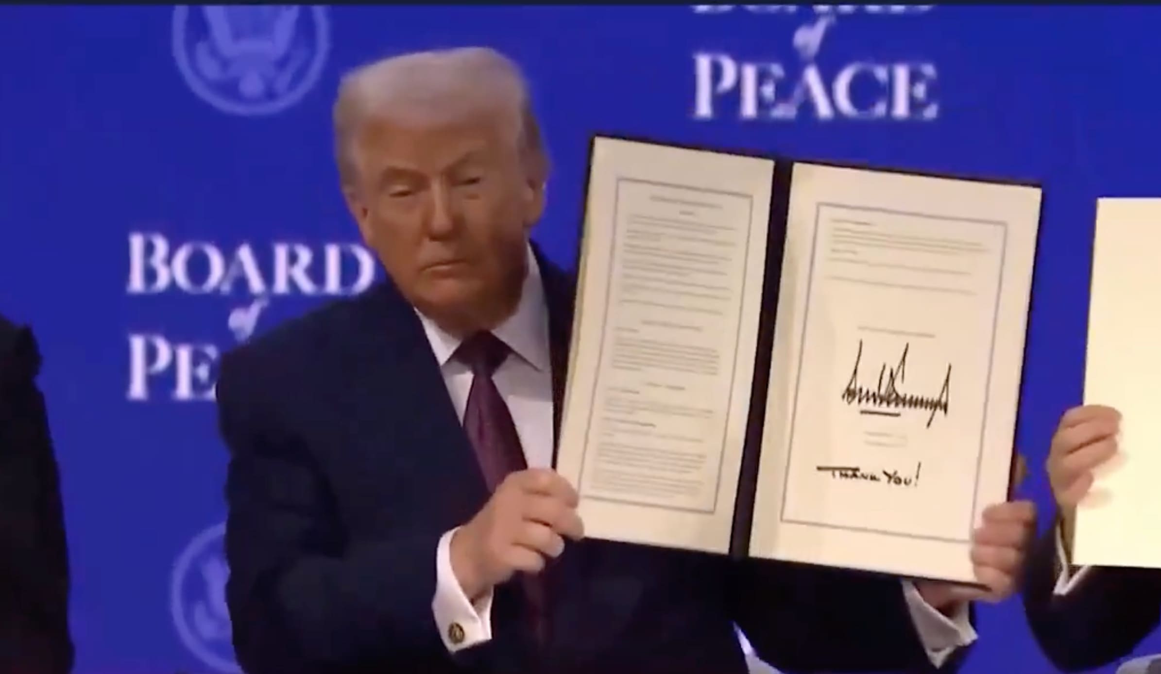 You are currently viewing Davos 2026 : Donald Trump dévoile son « Conseil de paix » et bouscule l’ordre diplomatique mondial