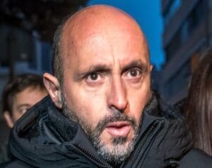 Lire la suite à propos de l’article Incendie de Crans-Montana : le gérant du bar Le Constellation placé en détention préventive