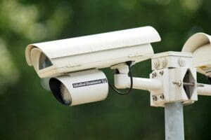 Lire la suite à propos de l’article Incendie de Crans-Montana : pourquoi les images de vidéosurveillance du 31 décembre ont-elles été effacées ?