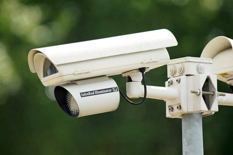 Lire la suite à propos de l’article Incendie de Crans-Montana : pourquoi les images de vidéosurveillance du 31 décembre ont-elles été effacées ?