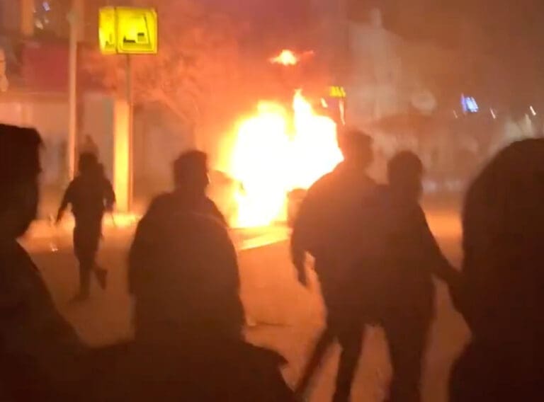 Lire la suite à propos de l’article Iran : Le soulèvement marqué par des combats intenses et une répression accrue