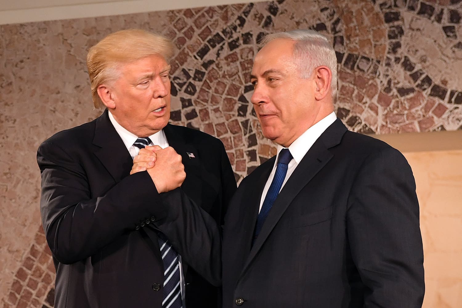 You are currently viewing Iran : Netanyahou demande à Trump de repousser une éventuelle frappe américaine