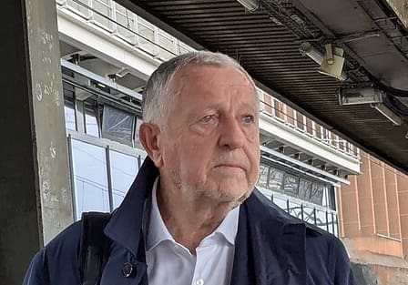 Lire la suite à propos de l’article Lyon : L’Arrière cour confirme que Jean-Michel Aulas aurait menti sur son passé de soixante huitard