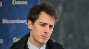 Lire la suite à propos de l’article Mistral AI : Arthur Mensch annonce depuis Davos viser un chiffre d’affaire d’un milliard d’euros dès 2026