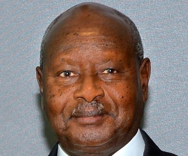 You are currently viewing Ouganda : Yoweri Museveni reconduit pour un septième mandat après une élection sous haute tension