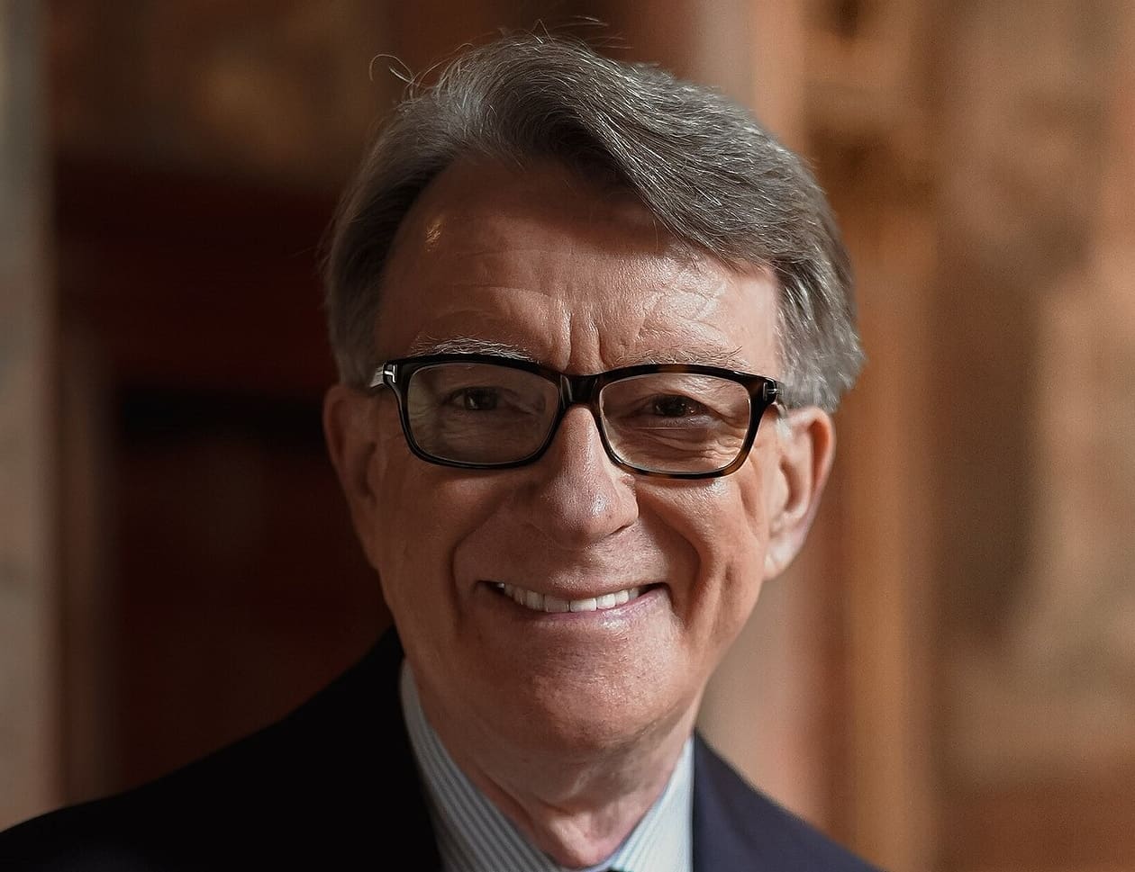 You are currently viewing Affaire Epstein : Peter Mandelson arrêté puis libéré sous caution, le gouvernement Starmer fragilisé