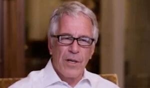 Lire la suite à propos de l’article Affaire Epstein : l’interview glaçante de Jeffrey Epstein par Steve Bannon refait surface