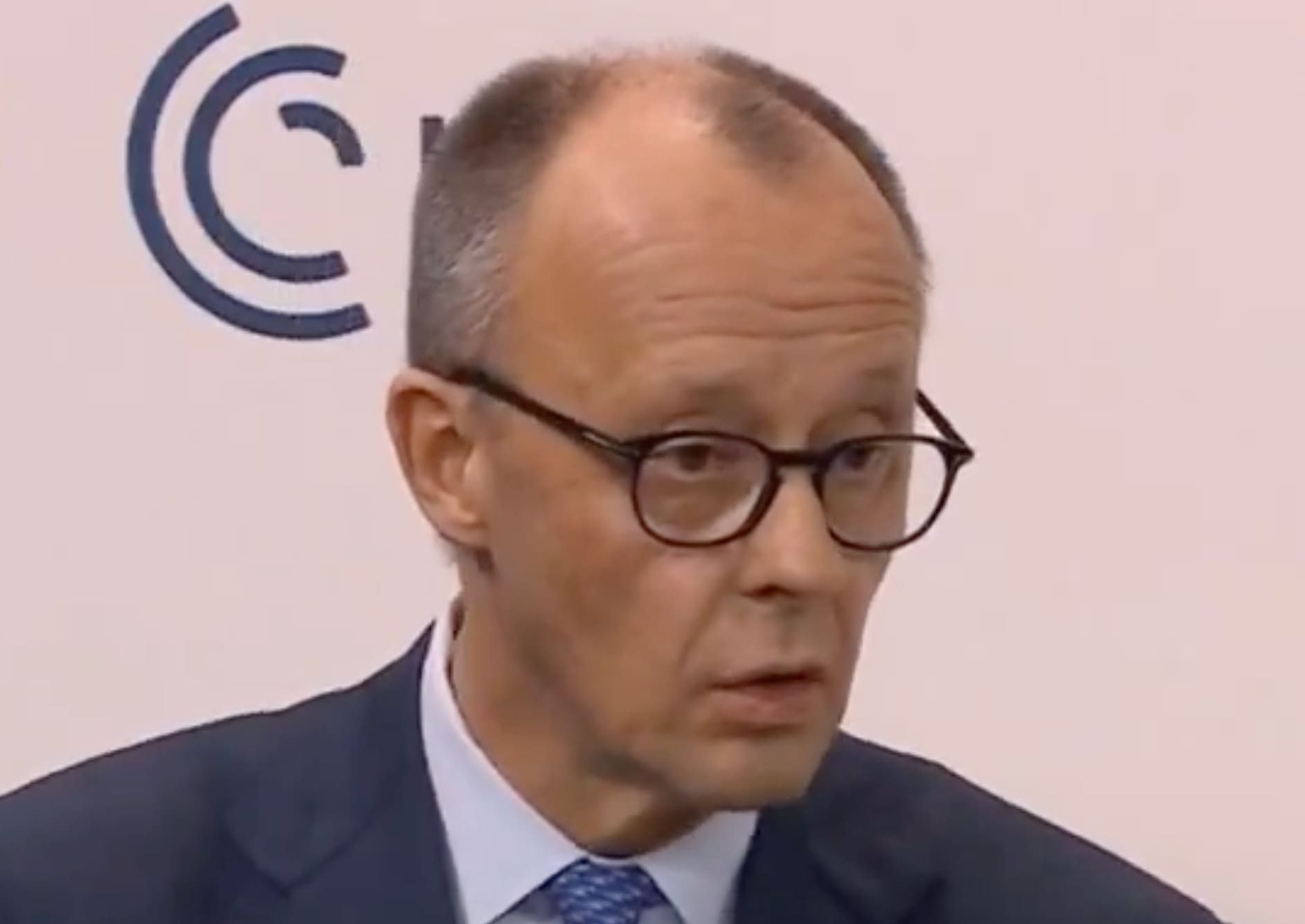 You are currently viewing Dissuasion nucléaire européenne : Friedrich Merz confirme des discussions avec Emmanuel Macron