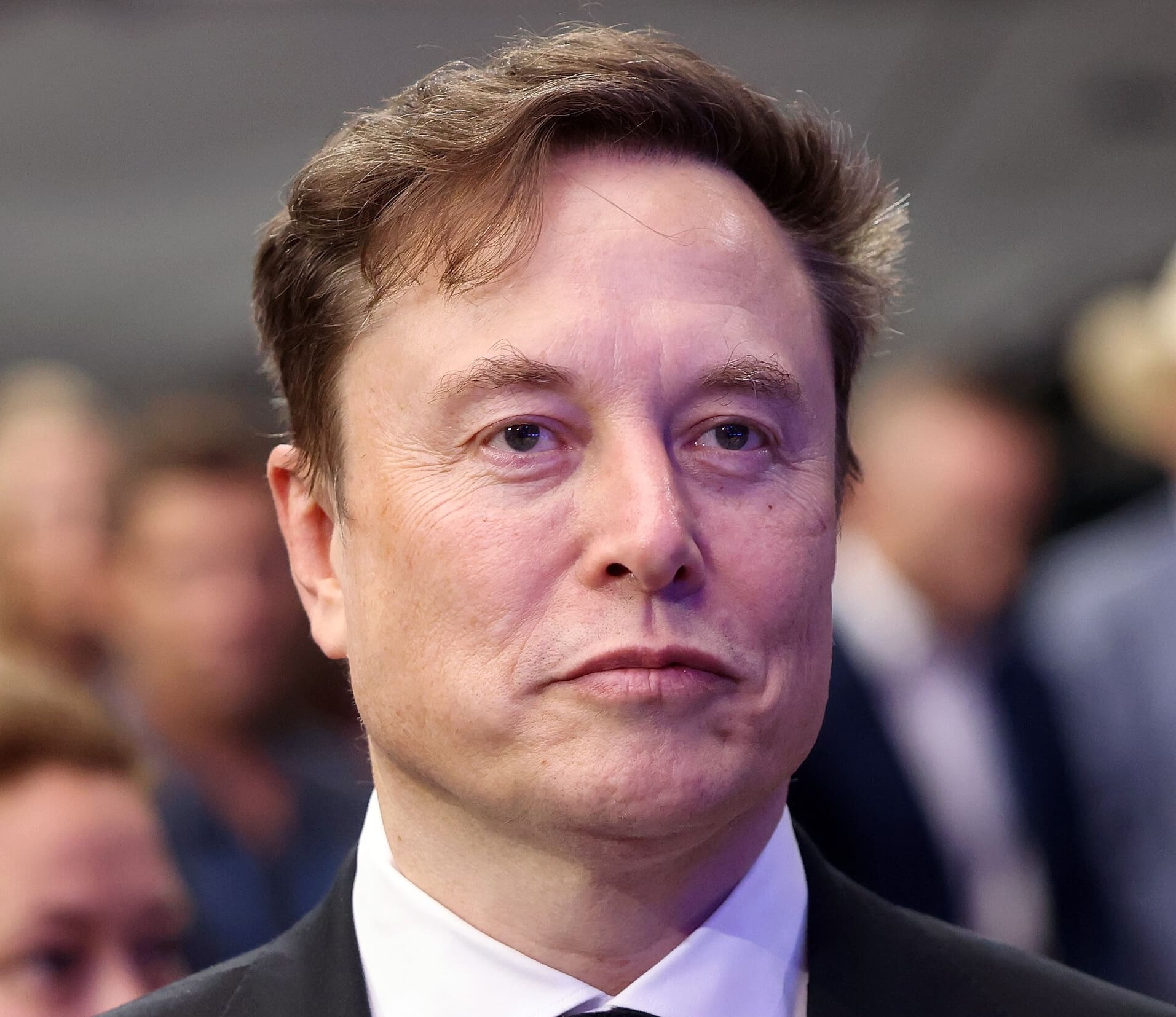 You are currently viewing Elon Musk : le milliardaire accuse OpenAI d’entraîner son IA à mentir via l’apprentissage par renforcement humain