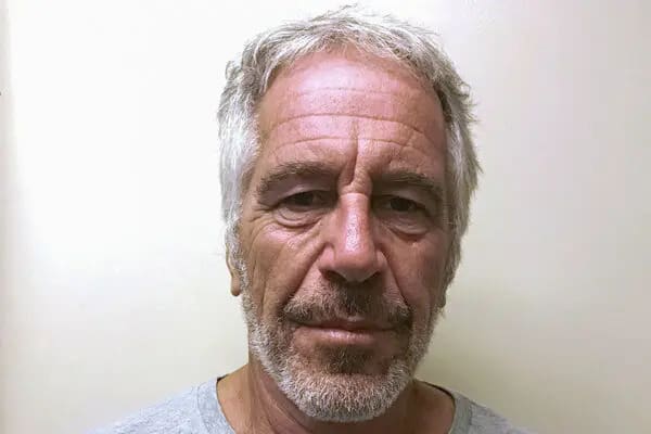 Lire la suite à propos de l’article Ariane de Rothschild : les Epstein Files révèlent une proximité durable avec Jeffrey Epstein