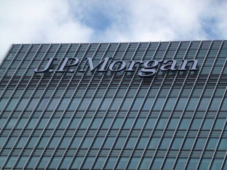 Lire la suite à propos de l’article Epstein Files : comment JP Morgan a travaillé avec Jeffrey Epstein sur un projet lié à Bill Gates