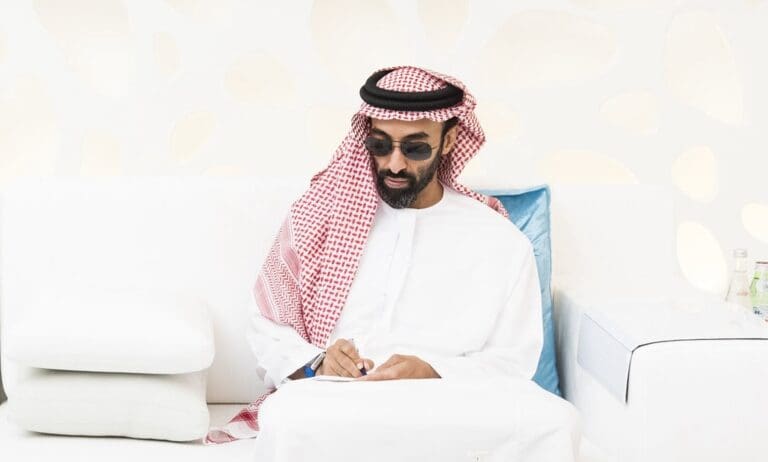 Lire la suite à propos de l’article États-Unis : l’investissement secret d’un cheikh émirati dans la société de cryptomonnaies des Trump