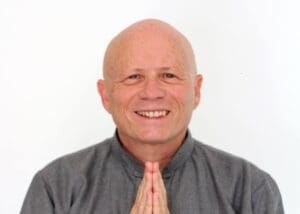 Lire la suite à propos de l’article Israël : Retour sur l’expérimentation du Commissaire aux générations incarné par Shlomo Shoham