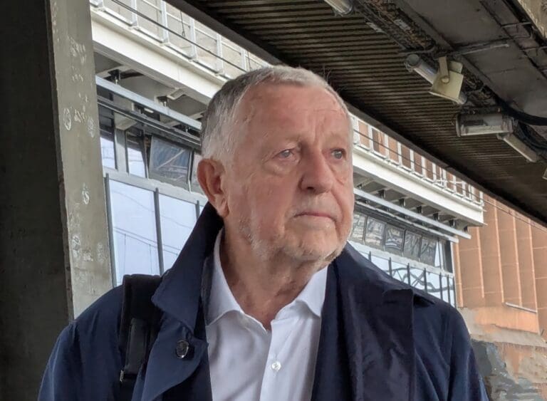 Lire la suite à propos de l’article Jean-Michel Aulas : le club de la presse de Lyon dénonce un « tri » des médias en campagne