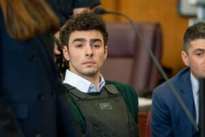Lire la suite à propos de l’article Luigi Mangione : la peine de mort écartée, revers judiciaire pour l’administration Trump