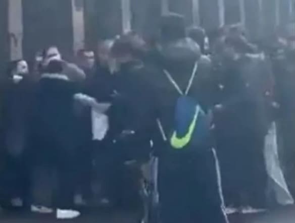 You are currently viewing Lyon : le militant identitaire Quentin D. succombe à ses blessures après une agression en marge d’une conférence