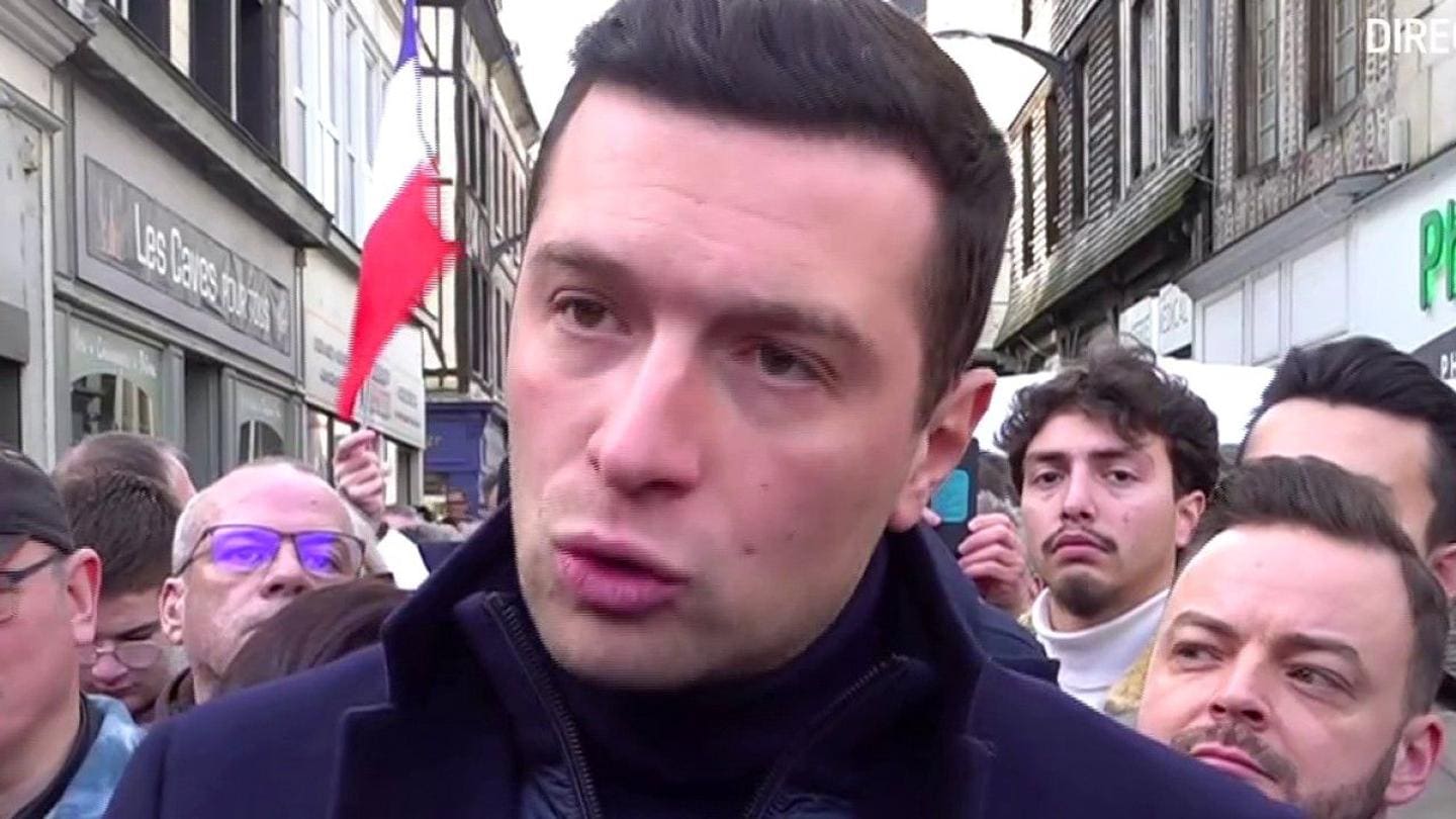 You are currently viewing RN : Jordan Bardella appelle à ne pas participer aux hommages à Quentin Deranque