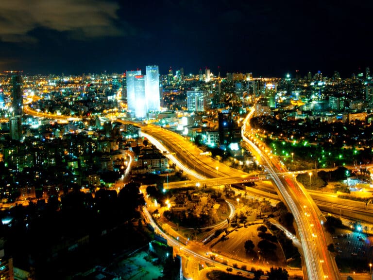 Lire la suite à propos de l’article Tel-Aviv : des milliers d’Israéliens réclament une commission d’enquête indépendante sur les défaillances du 7 octobre