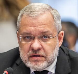 Lire la suite à propos de l’article Ukraine : arrestation de Guerman Galouchtchenko dans l’affaire « Midas »