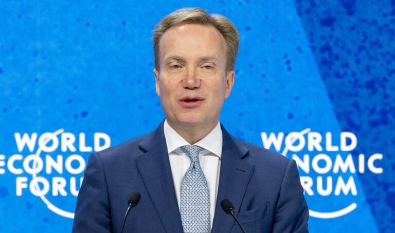 Lire la suite à propos de l’article WEF : le président Børge Brende s’excuse après la révélation de ses rencontres avec Jeffrey Epstein