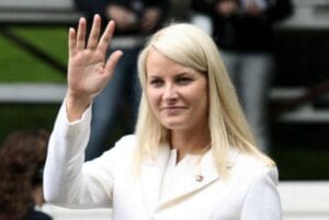 Lire la suite à propos de l’article Affaire Epstein : la princesse Mette-Marit reconnaît une relation et évoque une “manipulation”