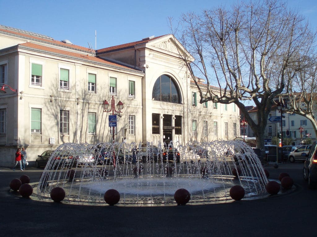 You are currently viewing Alès : l’attaque du bar « Le Prolé » relance les inquiétudes sur les violences d’extrême droite