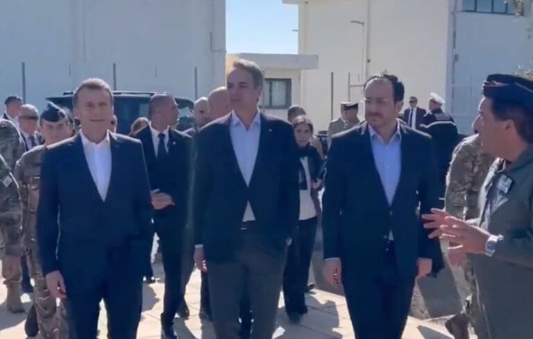 Lire la suite à propos de l’article Détroit d’Ormuz : la France déploie sa marine et suscite l’attention de la presse internationale