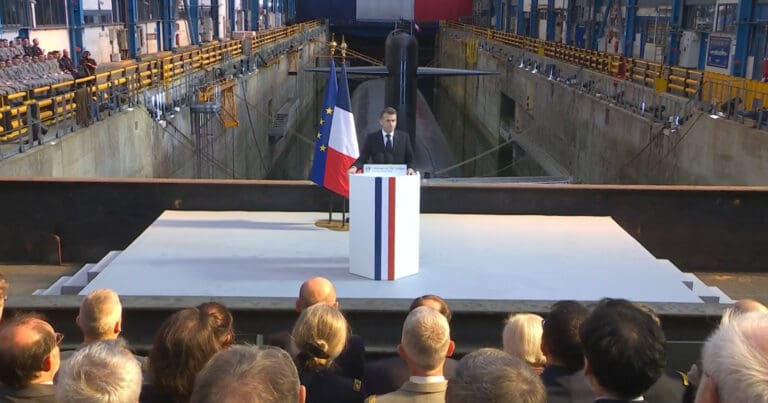 Lire la suite à propos de l’article Dissuasion nucléaire : Emmanuel Macron annonce une hausse des têtes françaises et une « dissuasion avancée » européenne