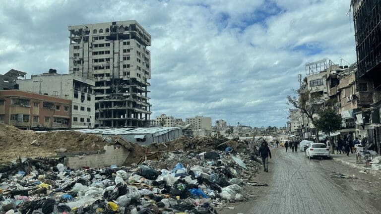 Lire la suite à propos de l’article Gaza et Cisjordanie : L’OMS fait le point sur la situation sanitaire