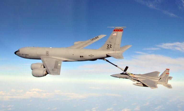 Lire la suite à propos de l’article Guerre au Moyen-Orient : un avion ravitailleur américain s’écrase en Irak, six militaires tués