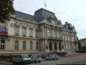 Lire la suite à propos de l’article Hébergement d’urgence dans le Rhône : la CGT dénonce des « contrats illégaux » imposés par la préfecture