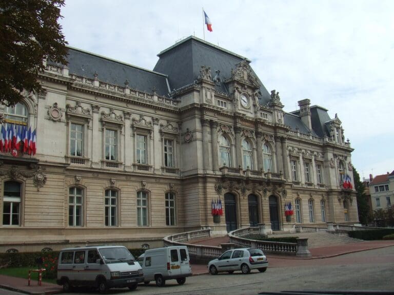 Lire la suite à propos de l’article Hébergement d’urgence dans le Rhône : la CGT dénonce des « contrats illégaux » imposés par la préfecture