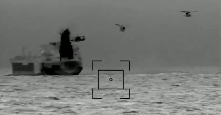 Lire la suite à propos de l’article Mer du Nord : La Belgique intercepte un pétrolier de la « flotte fantôme » russe en mer du Nord avec le soutien de la France