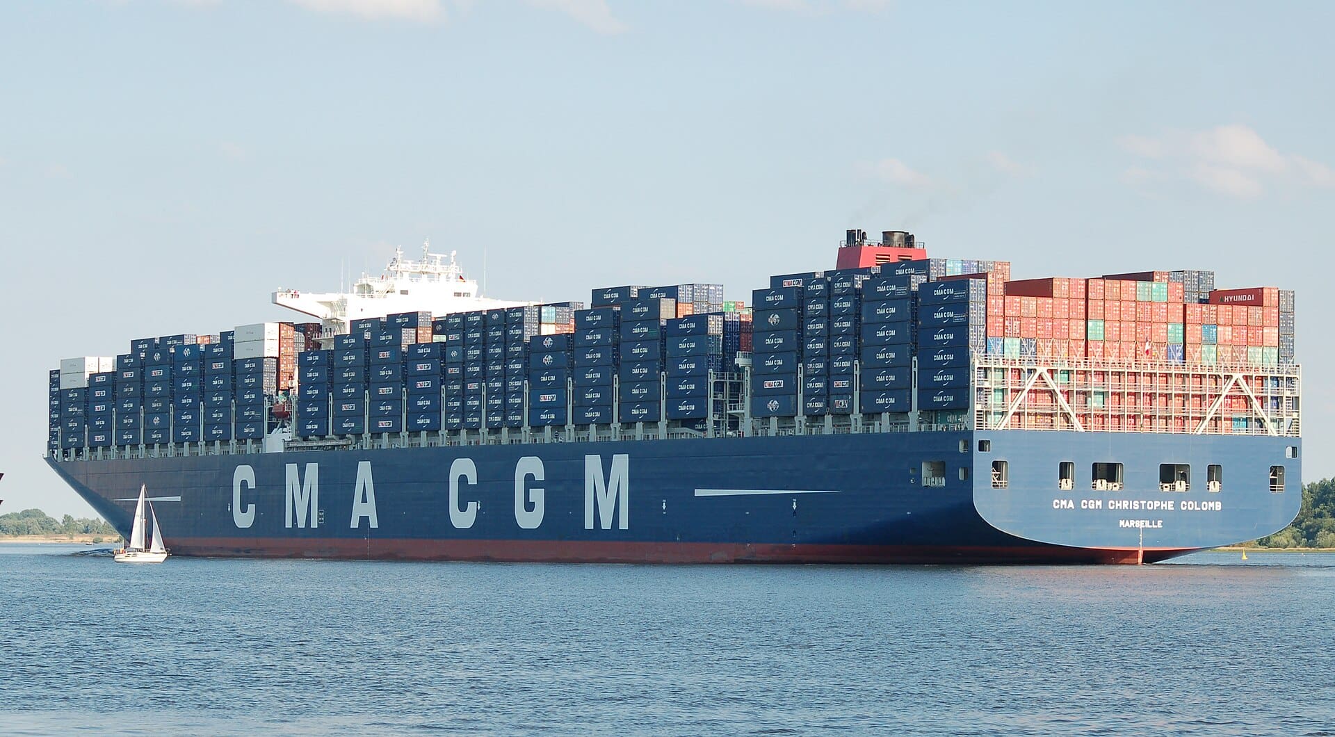 You are currently viewing MSC, CMA CGM, Maersk : les grands armateurs membres du WEF  suspendent leurs opérations dans le Golfe 