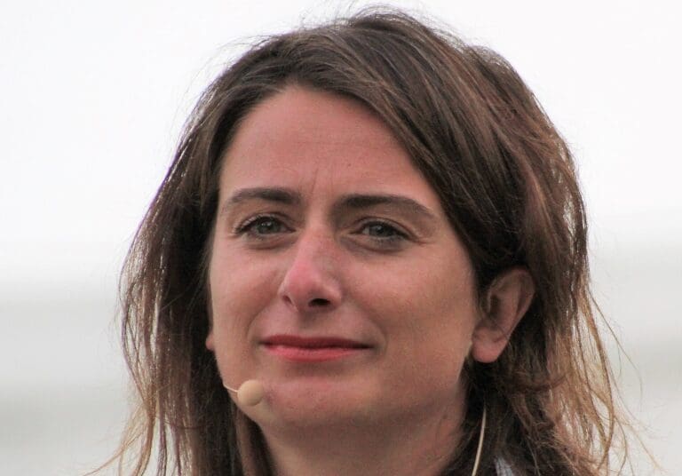 Lire la suite à propos de l’article Marine Tondelier enceinte : la candidate à la présidentielle 2027 l’annonce sur LCI